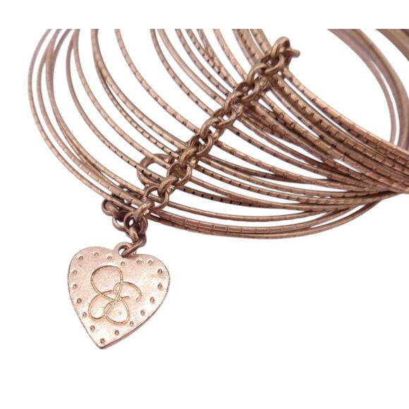 Jessica Simpson Textured Goldtone Bangle Bracelet Set with Heart Logo Charm NWOT - Picture 3 of 3